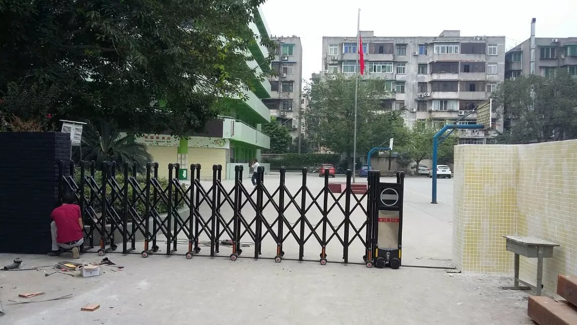 广元广元深圳市伸缩门